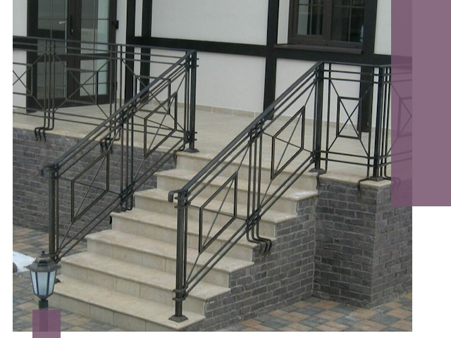 Перила для крыльца в Мегионе — монтаж, изготовление и установка