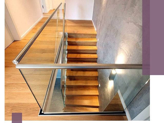 Перила для лестницы в доме — изготовление и монтаж в Мегионе