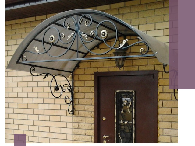 Изготовление козырьков из металла под ключ в Мегионе